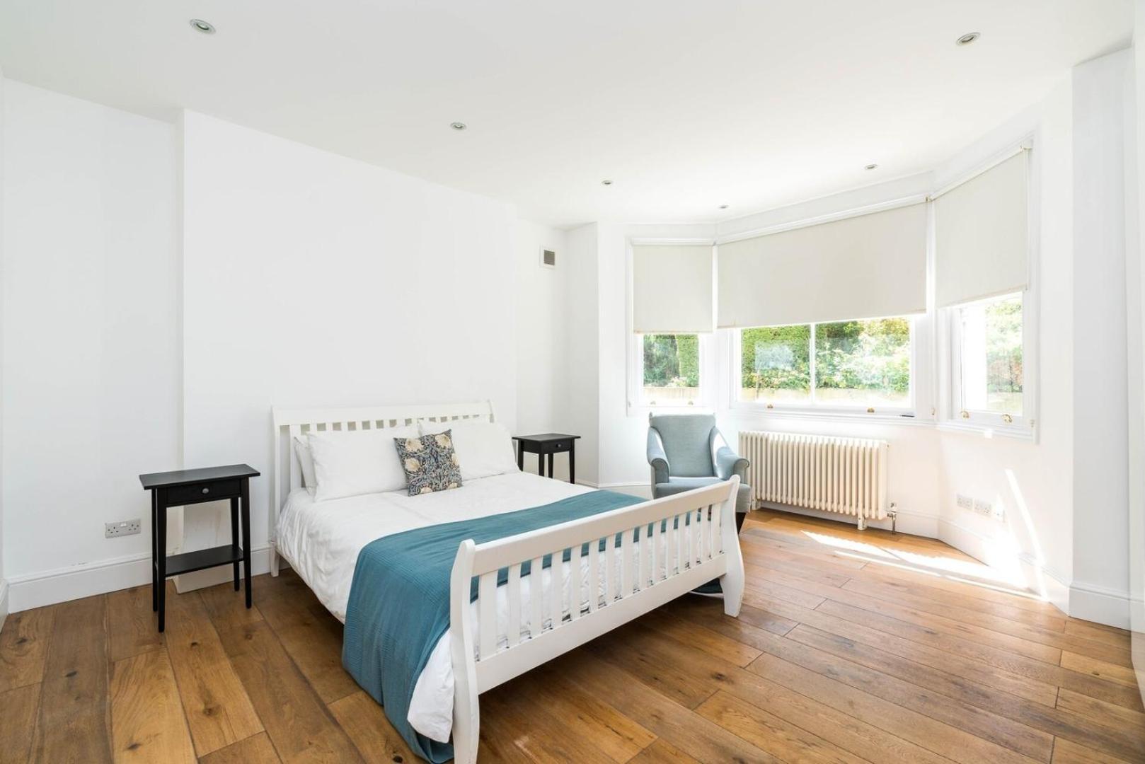 Fantastic 3 Bedroom Flat West Hampstead Londra Esterno foto