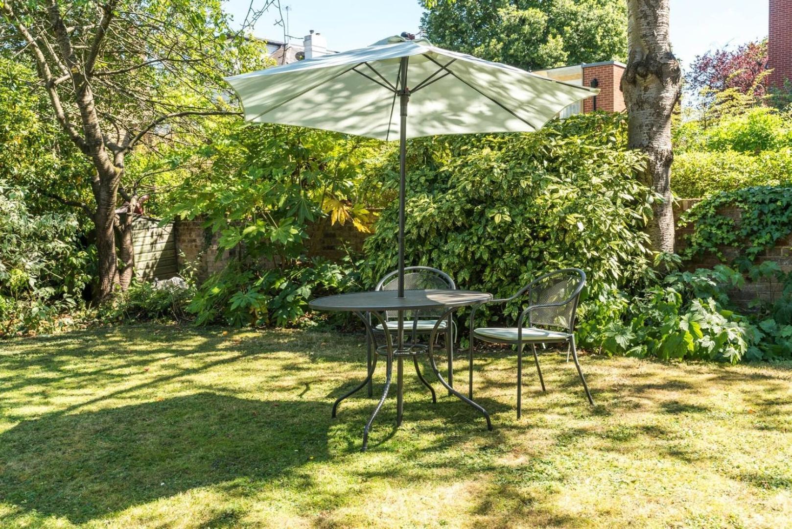 Fantastic 3 Bedroom Flat West Hampstead Londra Esterno foto